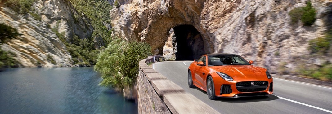 images/1295/ftype-svr-coupe-jaguar-2.jpg