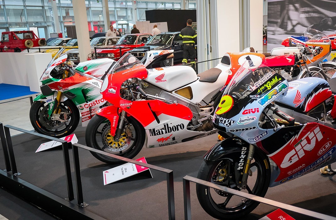 images/7949/storia-honda-dentro.jpg